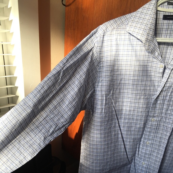 Men’s Tommy Hilfiger dress shirt - Picture 5 of 6